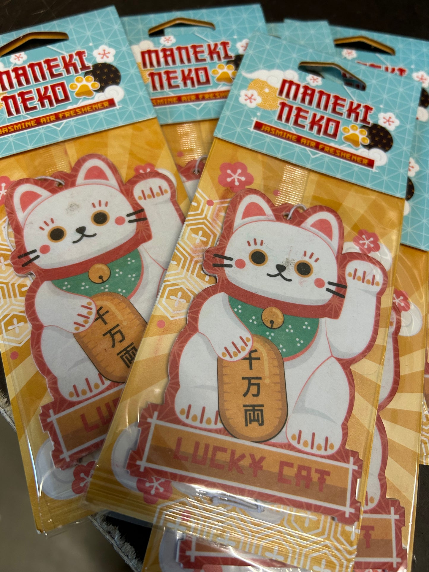 Vlekjes - Luchtverfrisser Maneki Neko - Jasmine